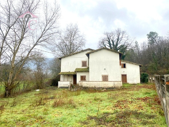 Narni: casale dell' 800 con terreno